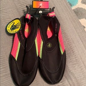 Body glove water shoes